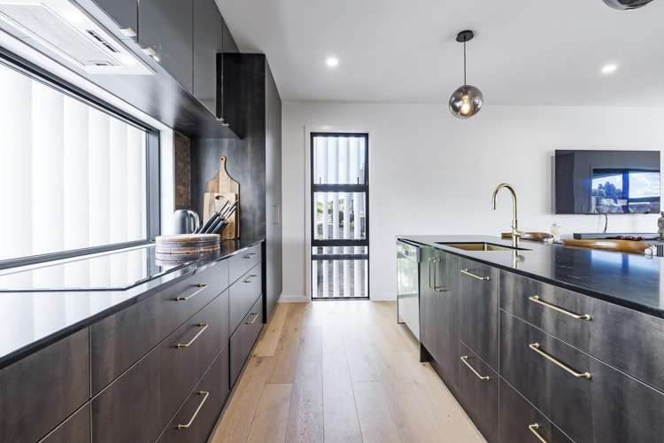 5/11A Baring Terrace Strandon_5
