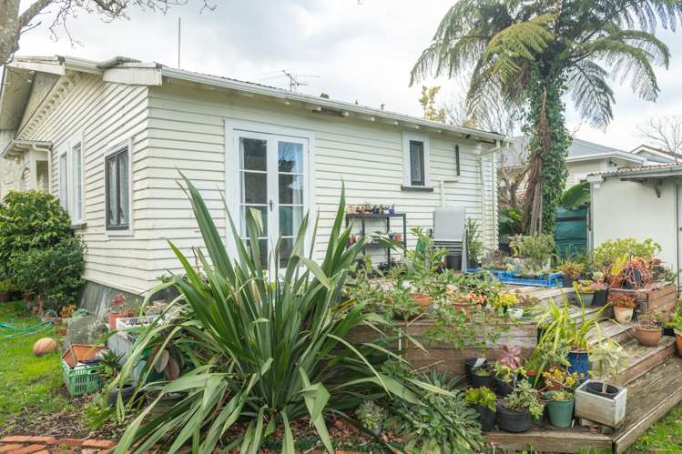 121 Iranui Road_5