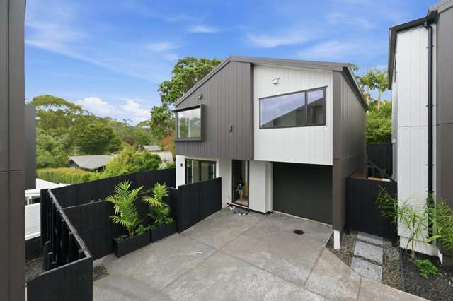 COASTAL & CONTEMPORARY CAMPBELLS BAY