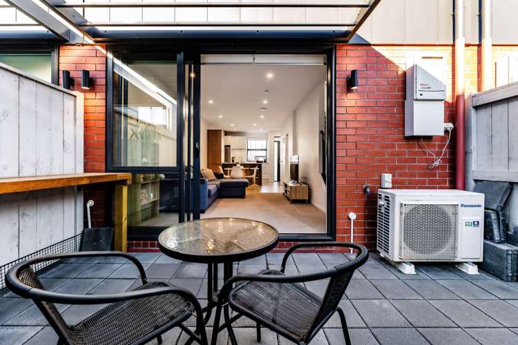 6 Magnetite Lane Flat Bush_16