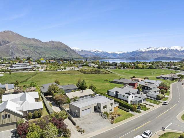 104 Kings Drive Wanaka_1