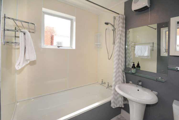 99 Hargest Crescent Saint Clair_9