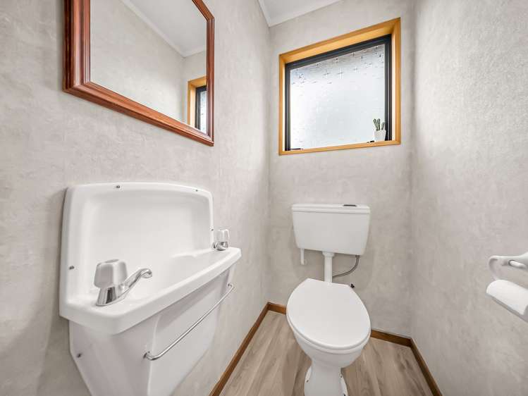 16 Donald Ross Place Te Anau_17