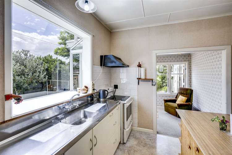 703 Park Road South Akina_9