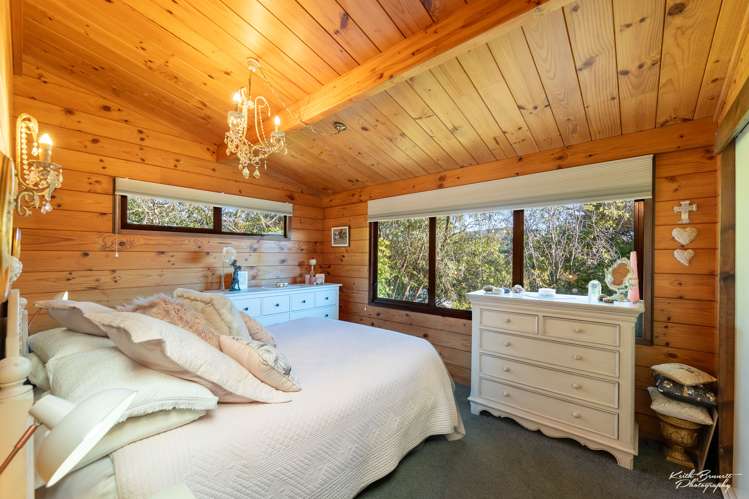 12 Whitechapel Grove Stokes Valley_17