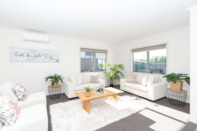 87 Barrington Drive Huntington_5