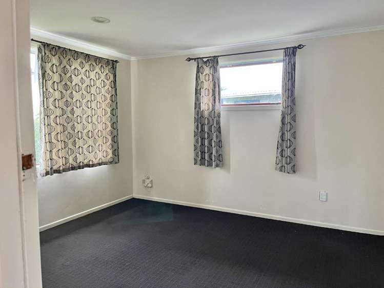 38 Tudor Road Henderson_6