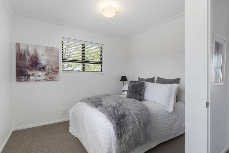 27 Lexington Drive Botany Downs_13