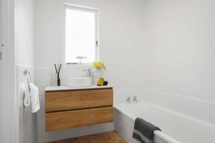 19 Fairclough Road Beach Haven_14