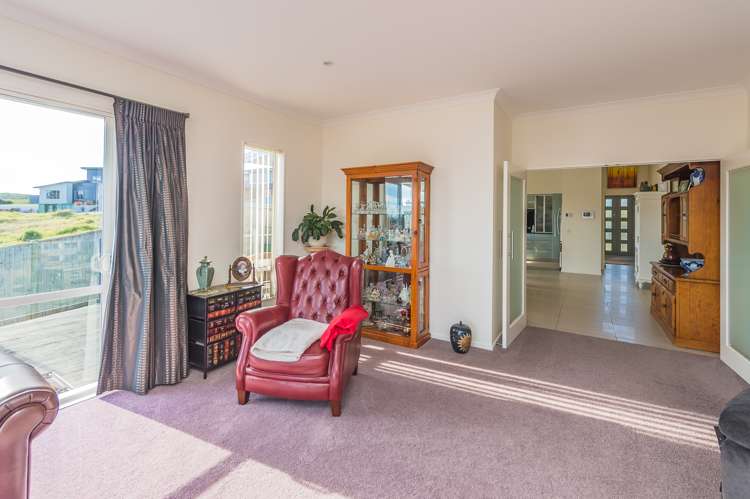 13 Lithgow Drive Otamatea_11