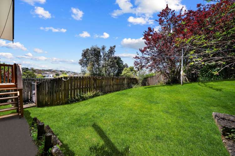 6 Theban Place Totara Vale_10