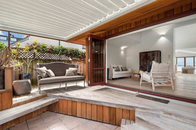 1 Beach Road Castor Bay_14