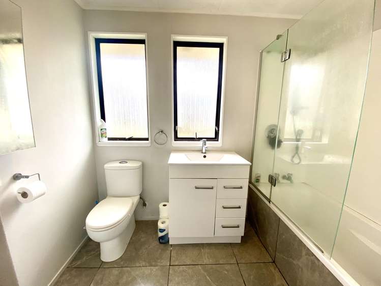 5 Crystal Place Pukehangi_4