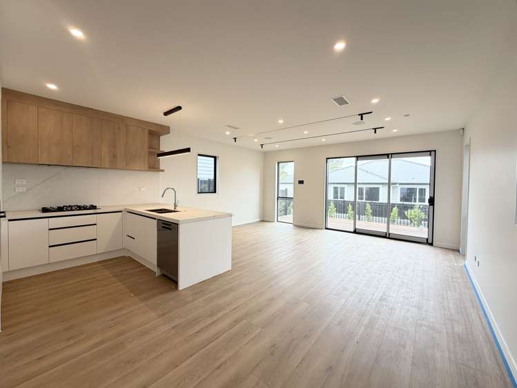 80C Tukutata Crescent_1