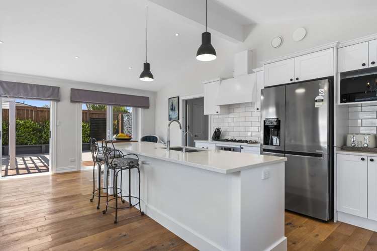 28 Sunny Bay Road Matua_16