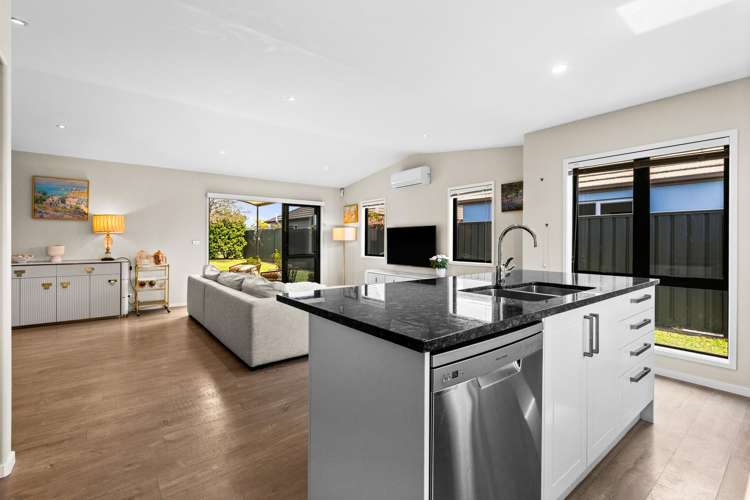 4 Drake Crescent Awatoto_6