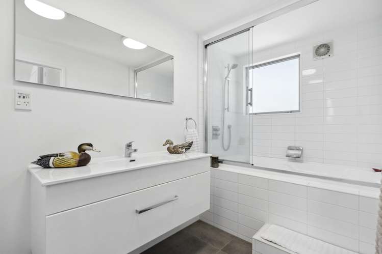 12 Arun Crescent Southgate_17