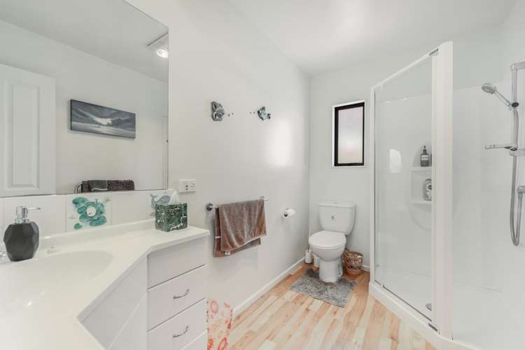 5 Highgrove Way The Wood_17