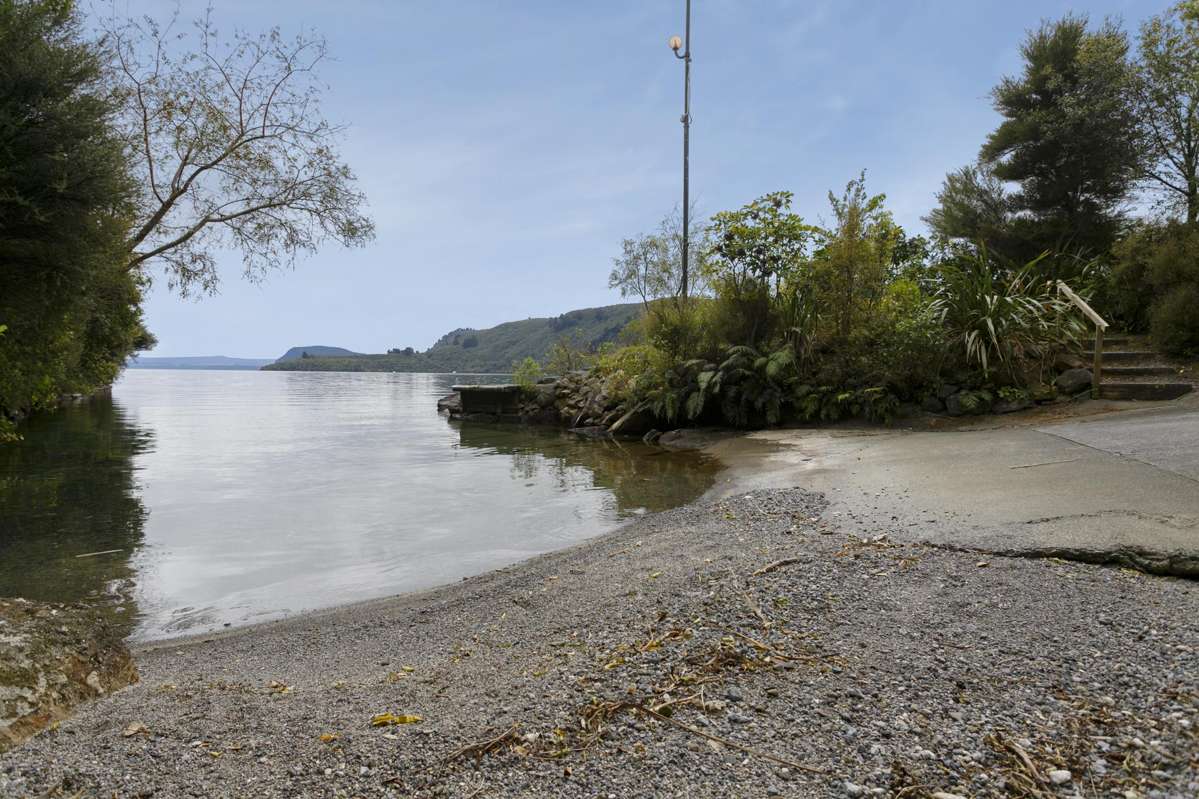 45 Whakamoenga Point_5