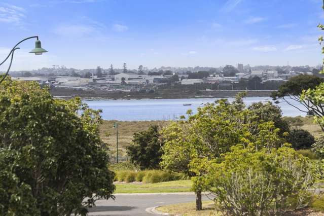 4/8 Tuscany Way Te Atatu Peninsula_4