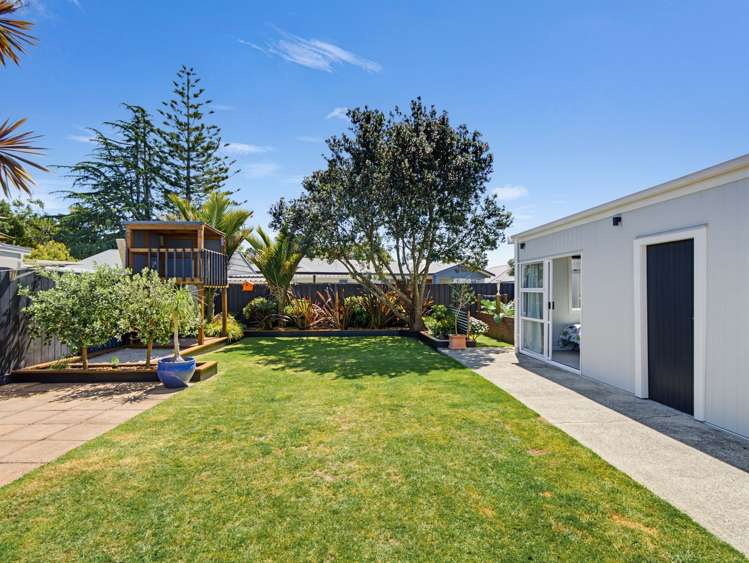 20 Lord Cobham Avenue_2
