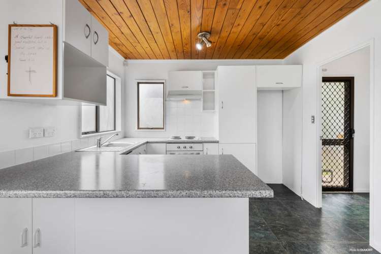 4/121 Bruce Mclaren Road Henderson_8