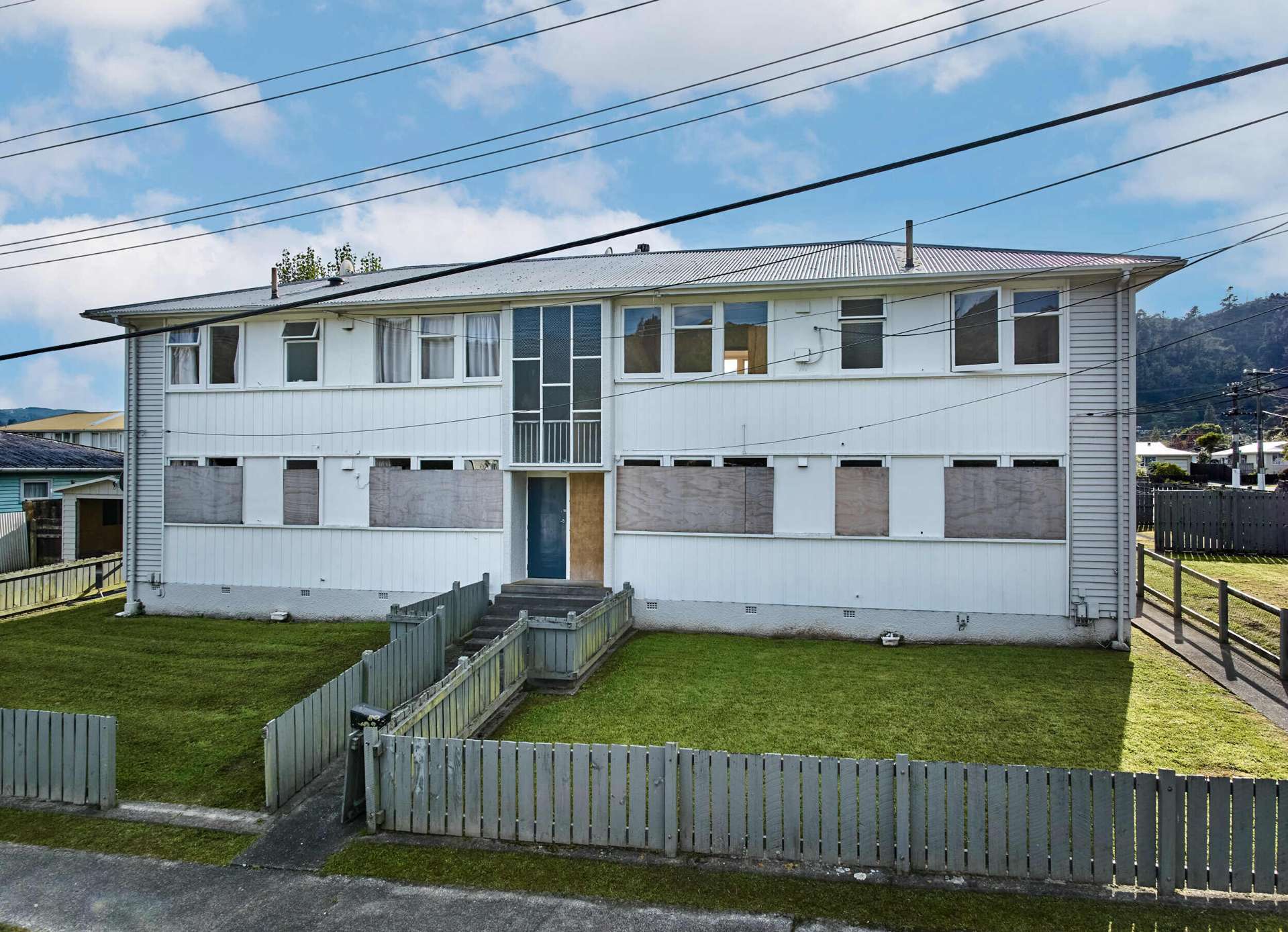 2-8 Hanson Grove Stokes Valley_0