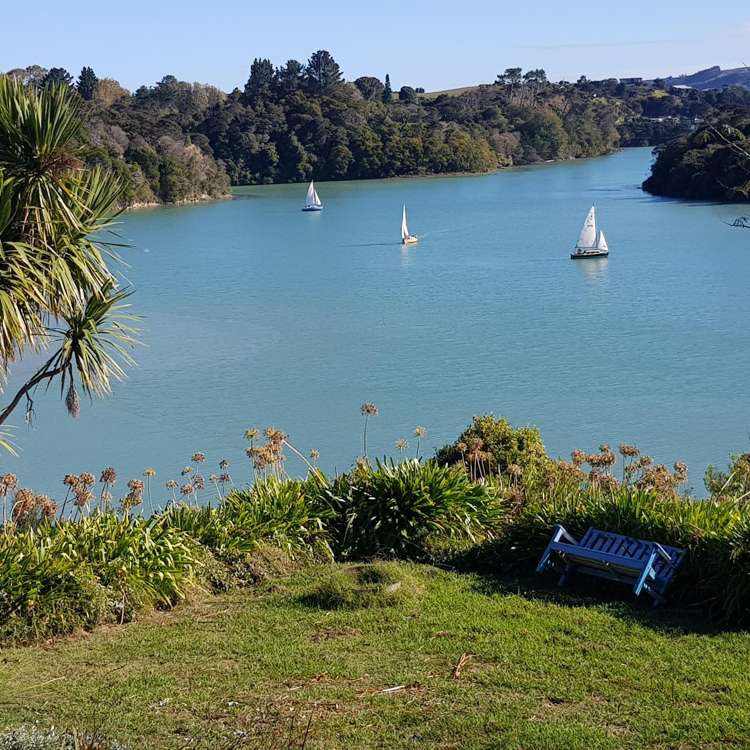 Address withheld Raglan_40