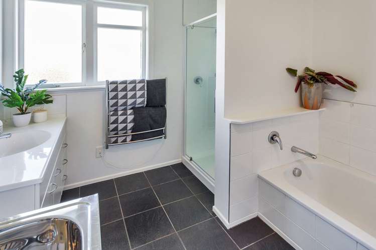 727 East Coast Road Browns Bay_21