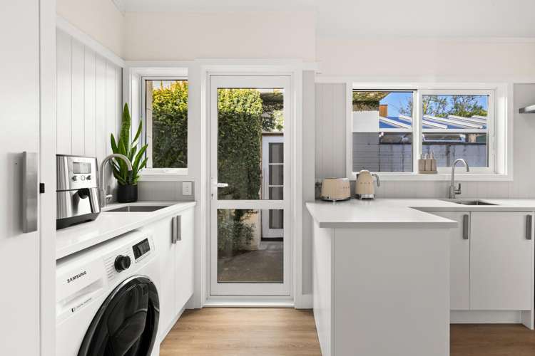 2/24 Charles Street Westshore_5