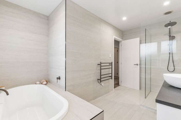 33 Peter Terrace Castor Bay_27