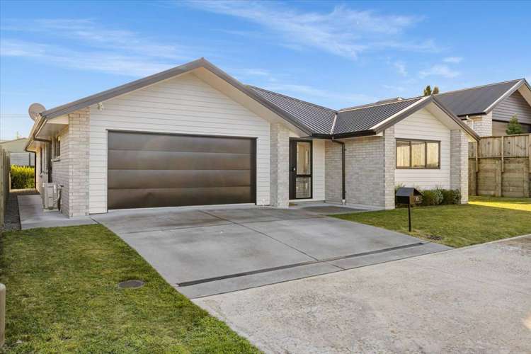 13 Tarata Place Owhata_24