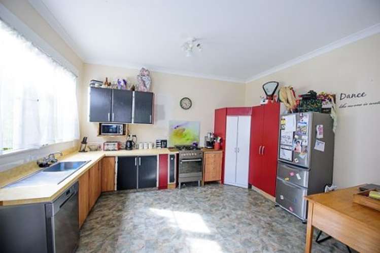 15 Main Road Owaka_9