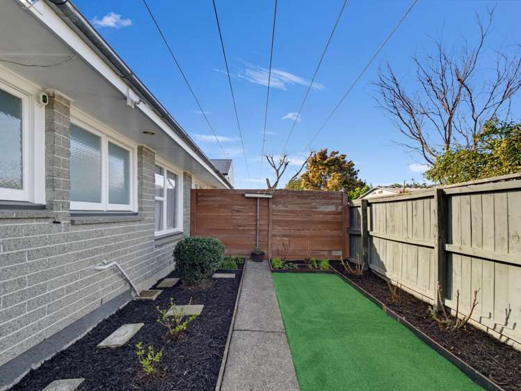 2/7 Curletts Road Sockburn_15