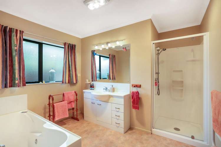 122 Parker Road Oratia_18