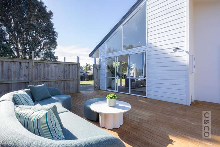 4 Vintners Close_2