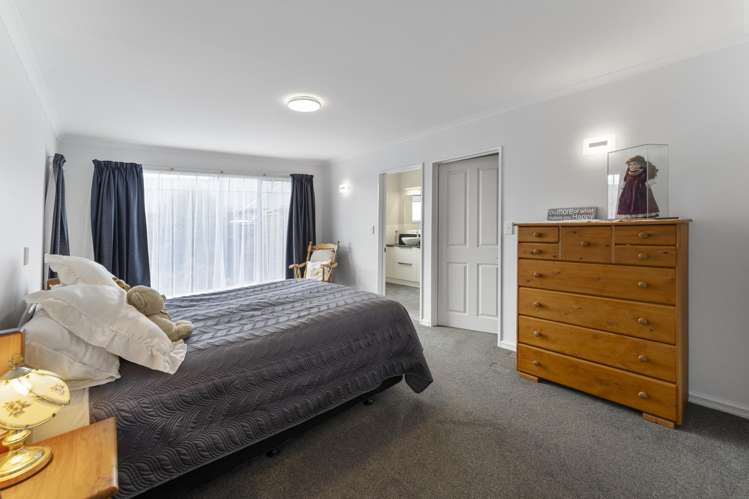 8 Heritage Crescent Richmond_9