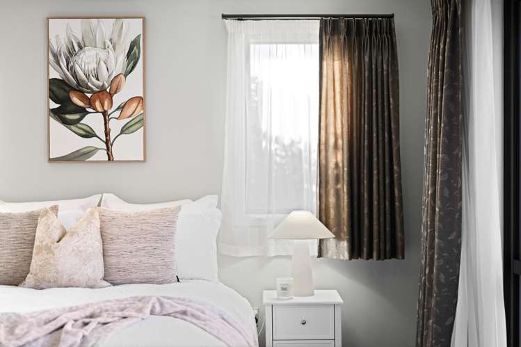 6 Compton Grove Huntington_20