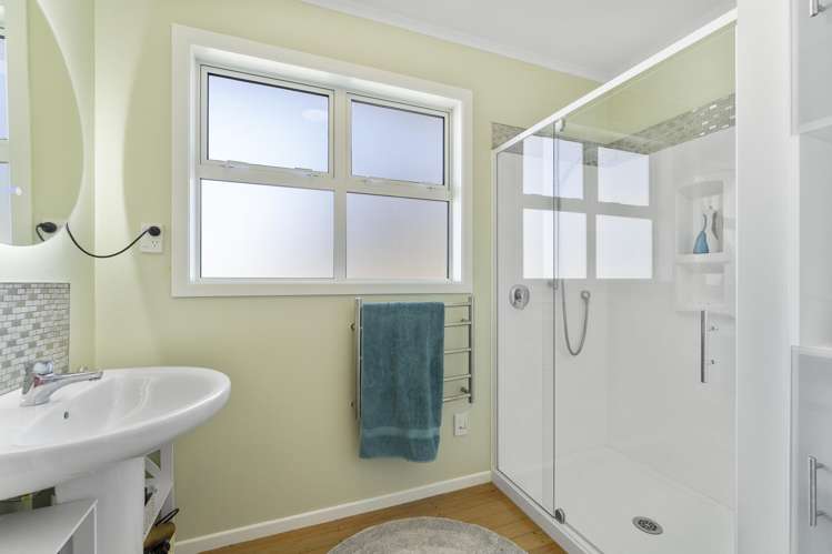 4 Kowhai Street Otaki Beach_9