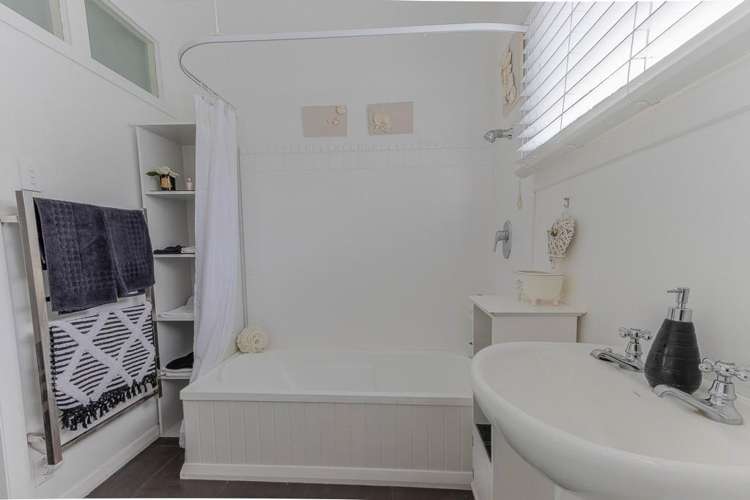 18 Godwin Cres College Estate_11