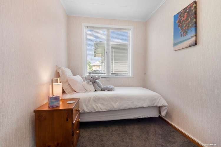 1 Amberley Avenue Te Atatu South_5