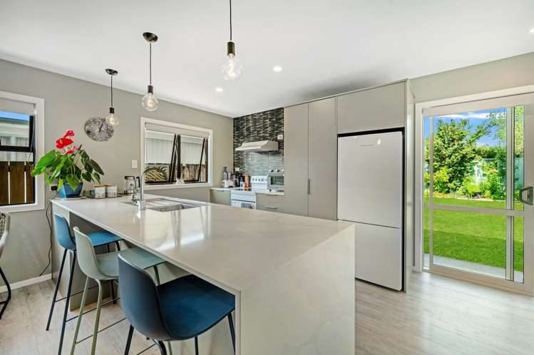 329 Westminster Ave Tamatea_13