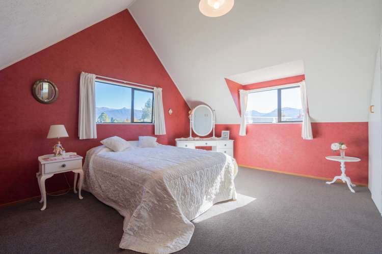 52 Luxmore Drive Te Anau_11