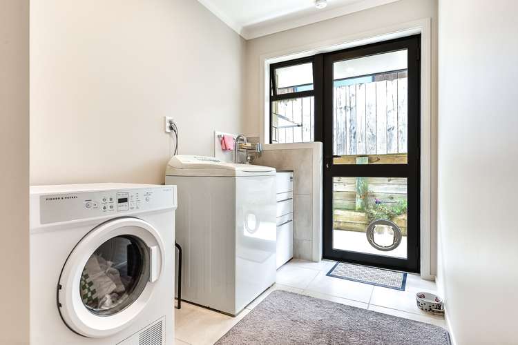 12 Carlingford Rise Dinsdale_12