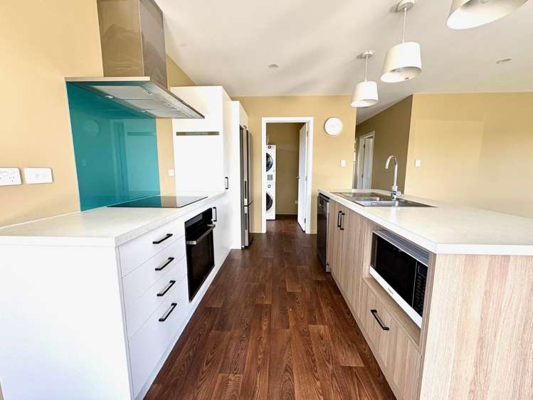 6a Paparoa Way, R D 2 10113_1
