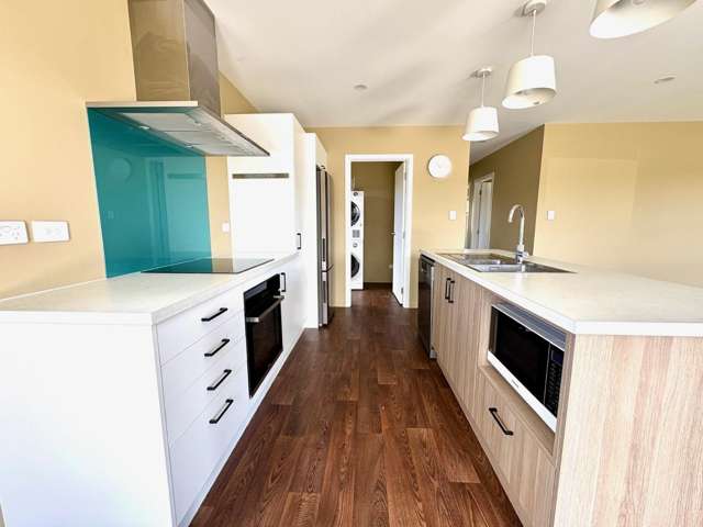 6a Paparoa Way, R D 2 10113_1