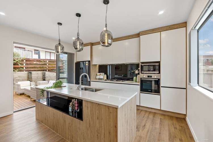 12a Sheridan Drive New Lynn_9