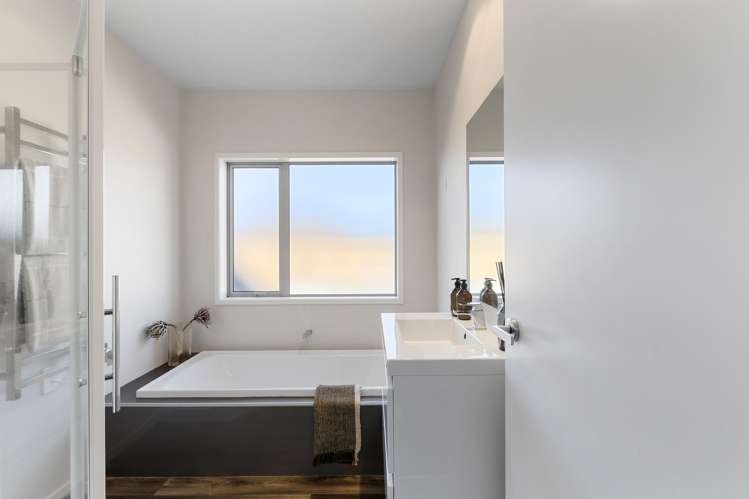 98 Stirling Drive Morrinsville_18