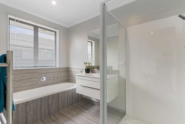 9 Orchard Terrace Riverhead_14