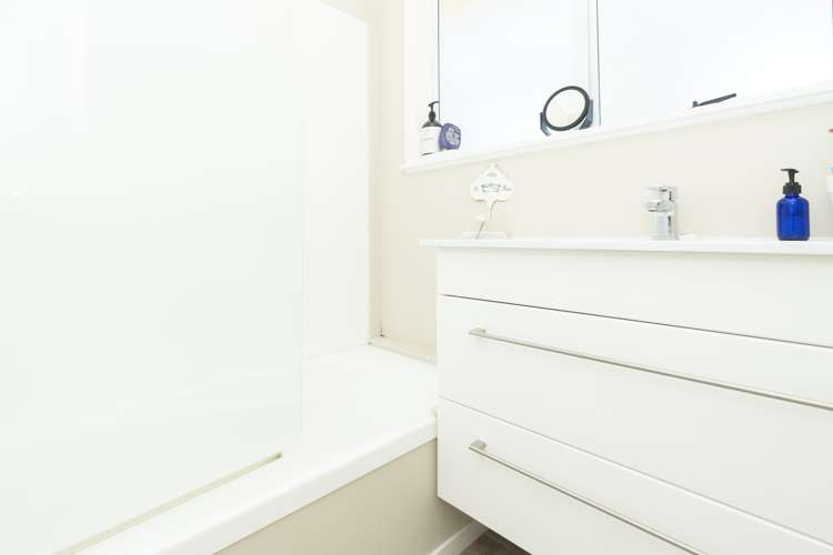 83 Montgomery Crescent Bader_17